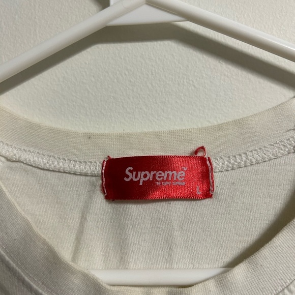 White & Black Supreme T Shirt - Picture 3 of 3